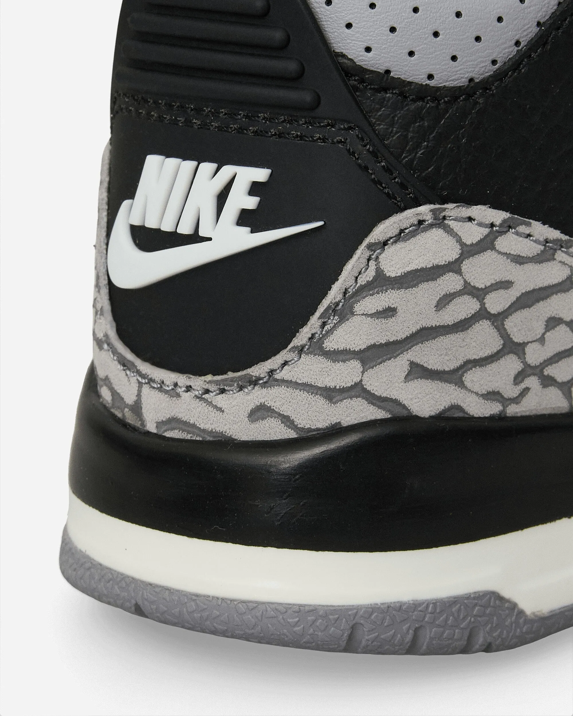Air Jordan 3 Retro (PS) Sneakers Black Cement