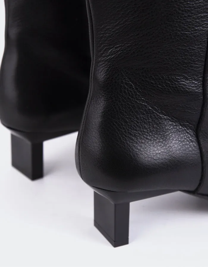 Blanzy Black Leather