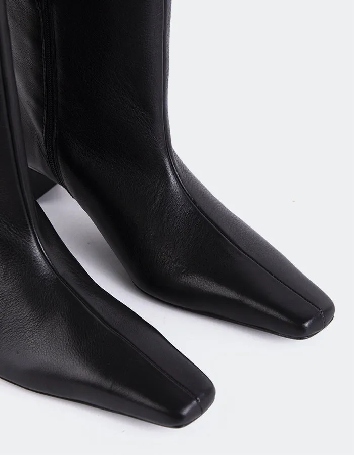 Blanzy Black Leather