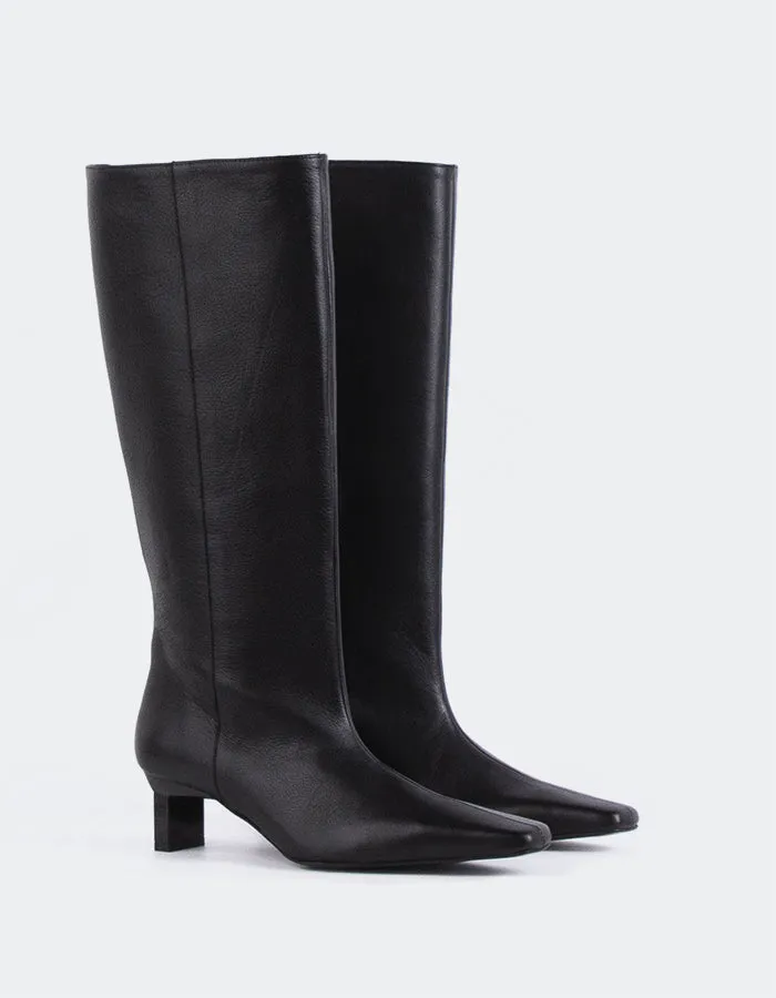 Blanzy Black Leather