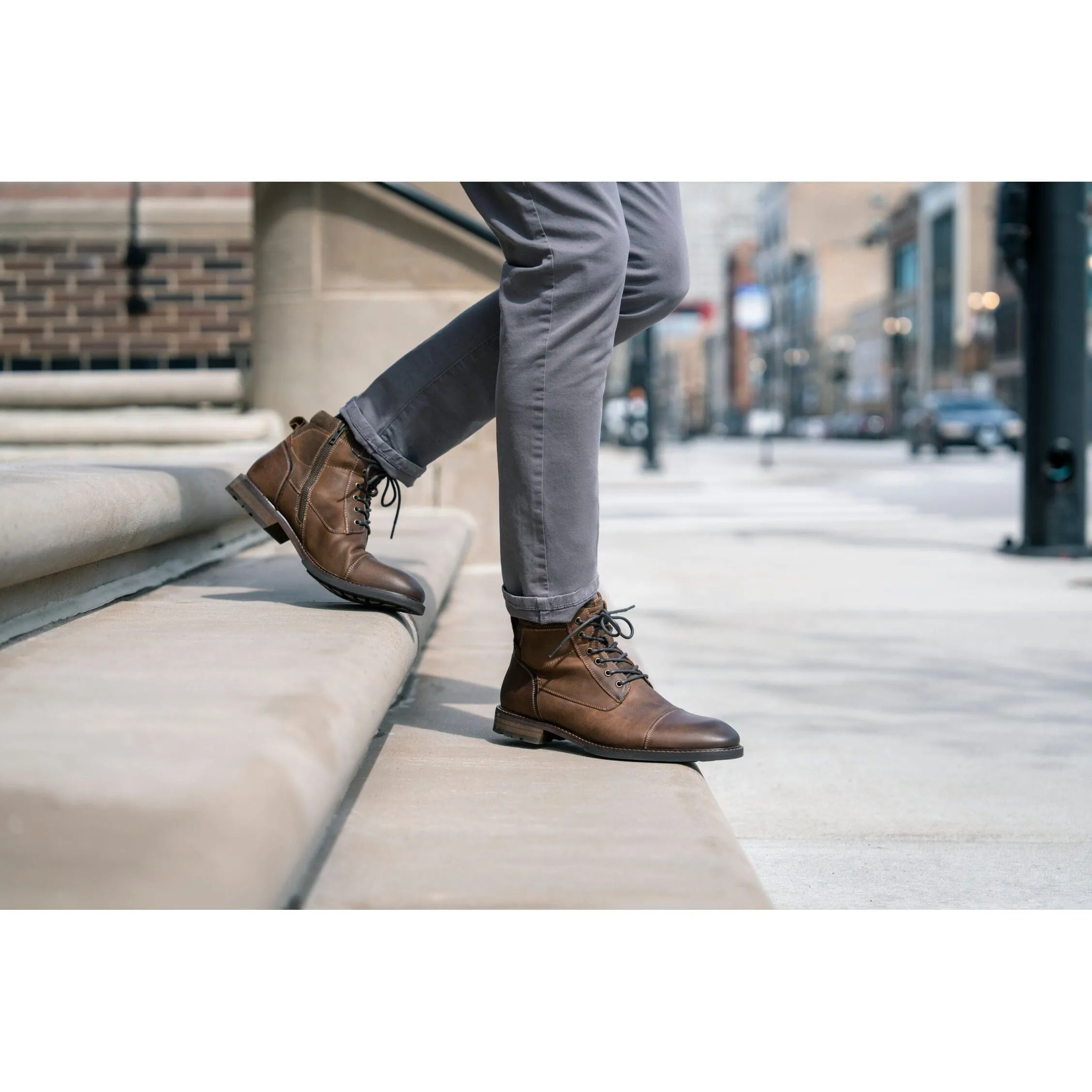 FLORSHEIM LODGE CAP TOE LACE BOOT