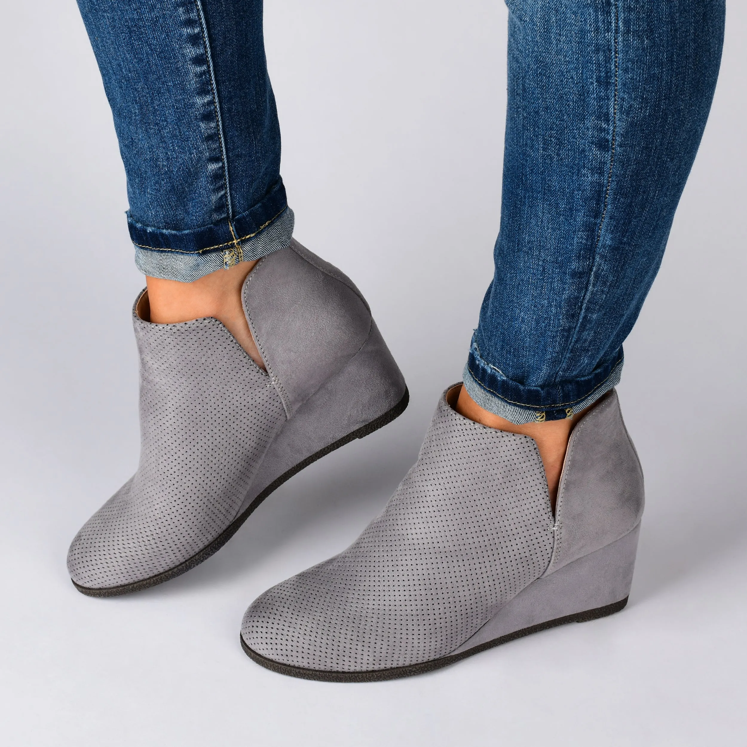Journee Collection Women's Mylee Bootie