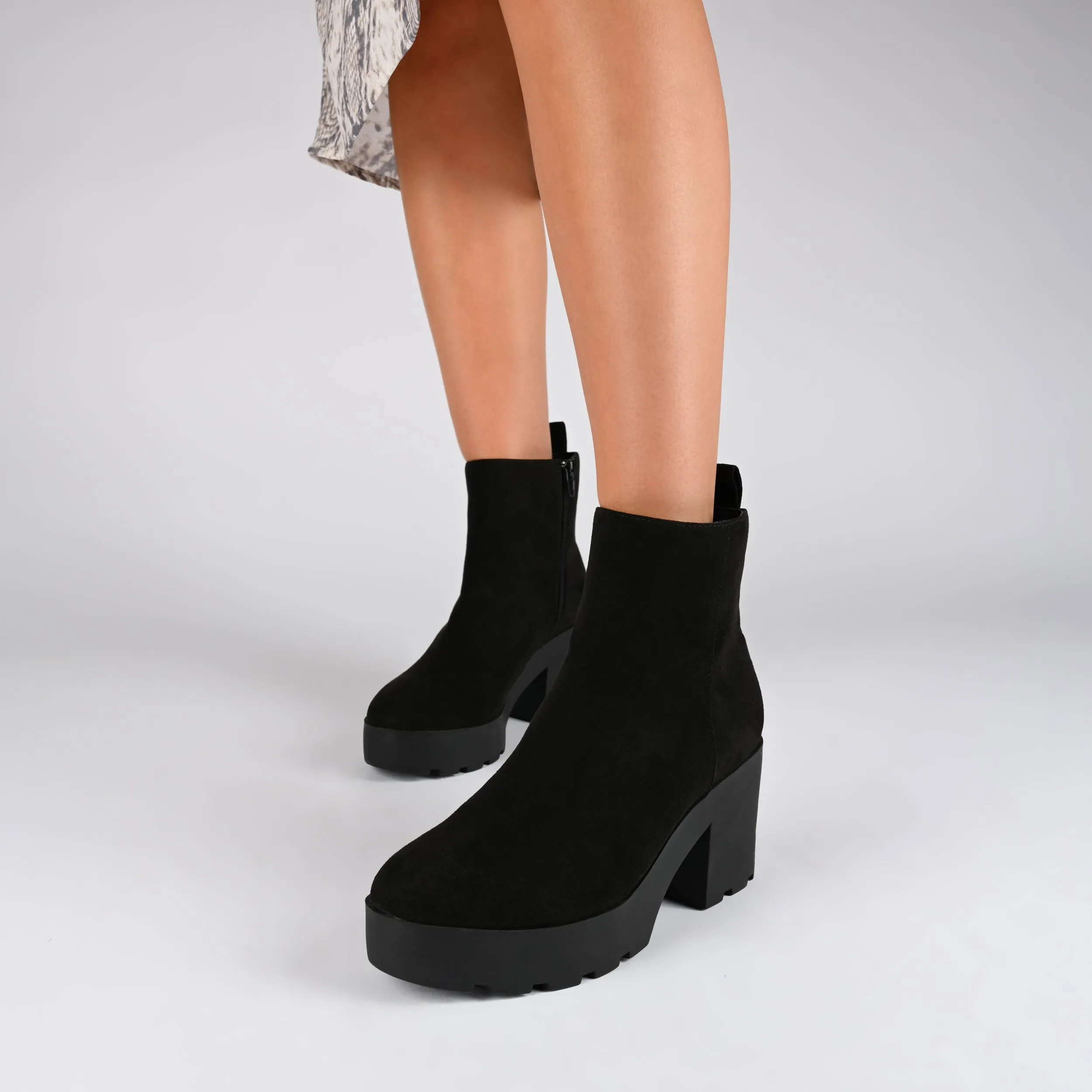 Journee Collection Women's Tru Comfort Foam Cassidy Booties