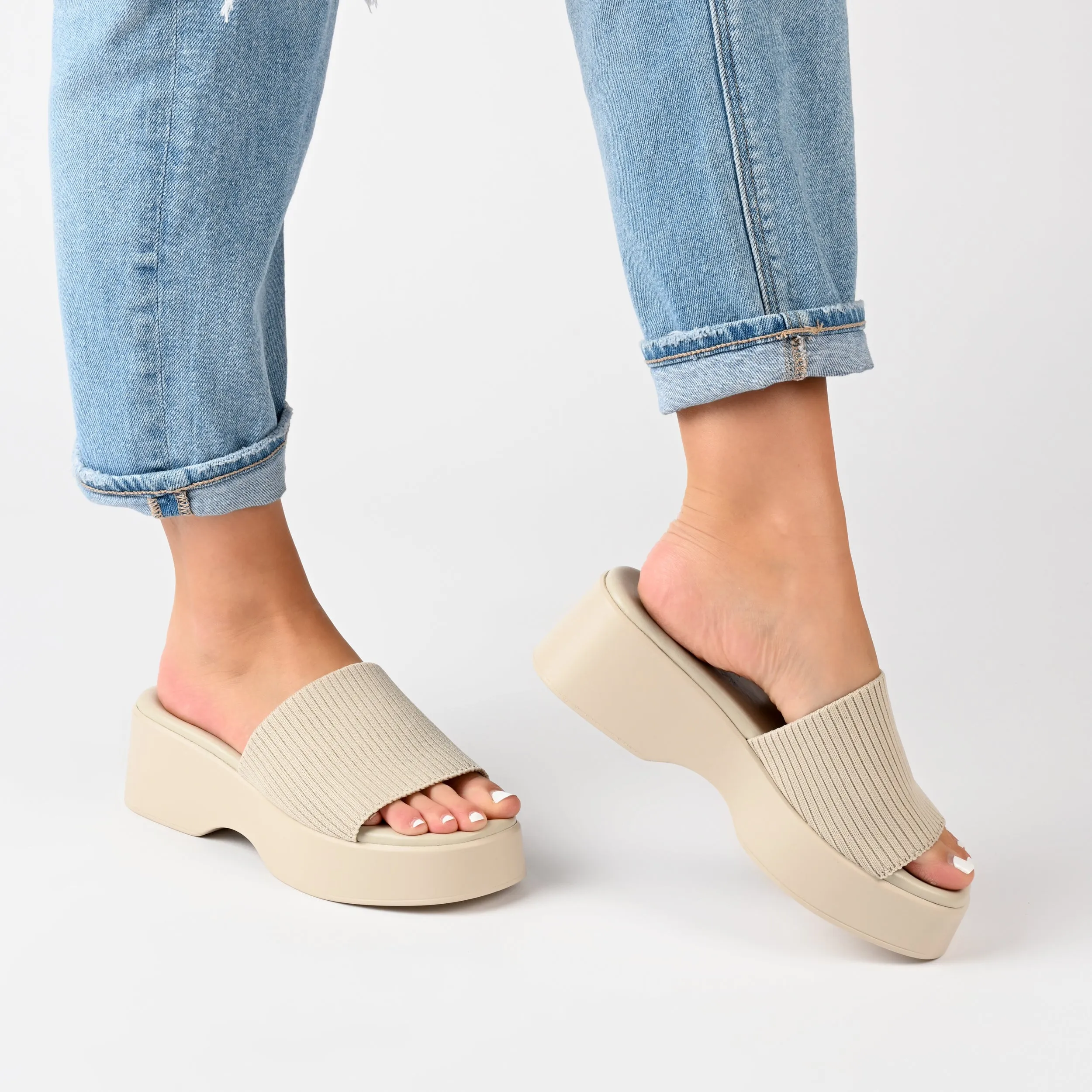 Journee Collection Women's Tru Comfort Foam Emani Sandal