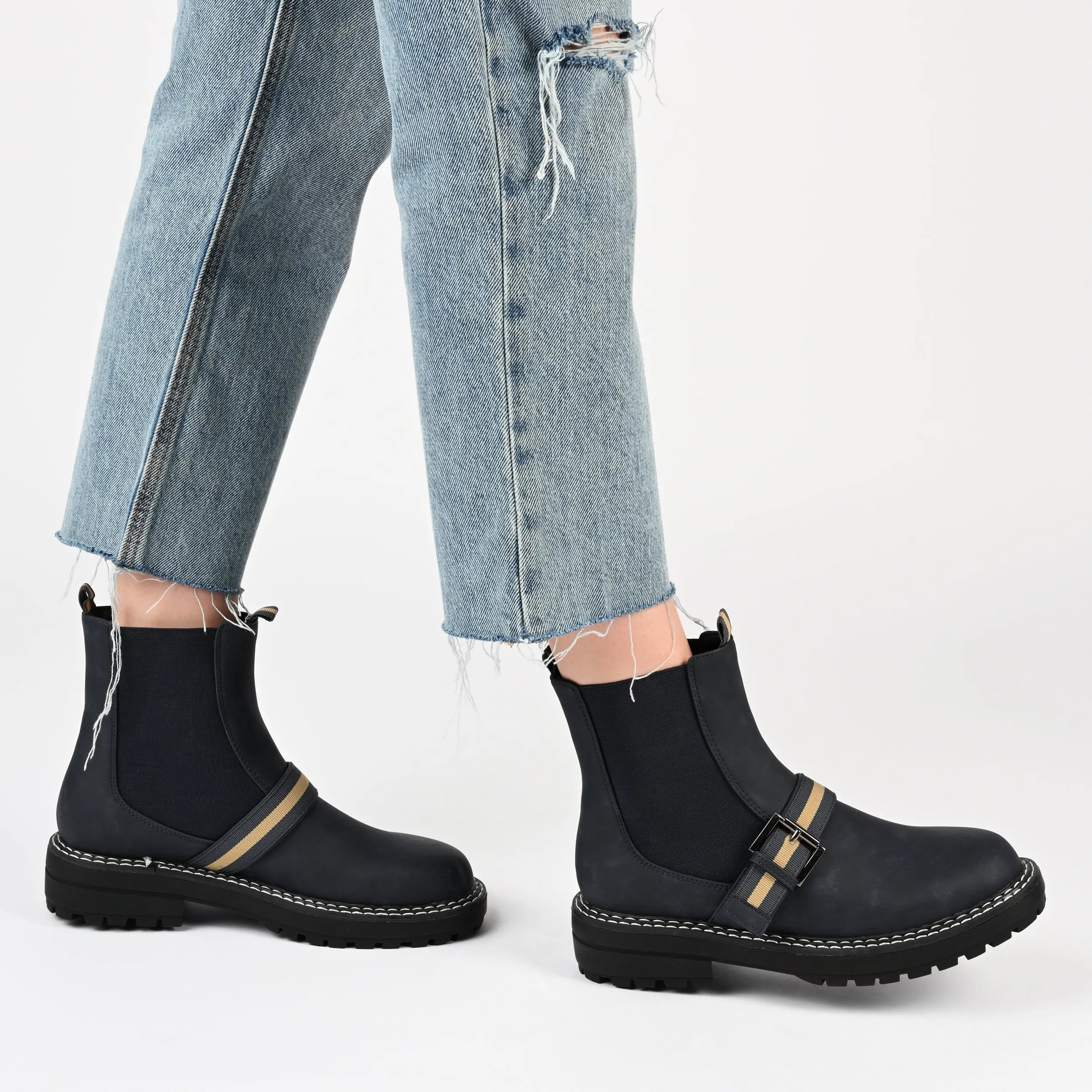 Journee Collection Women's Tru Comfort Foam Rilie Bootie
