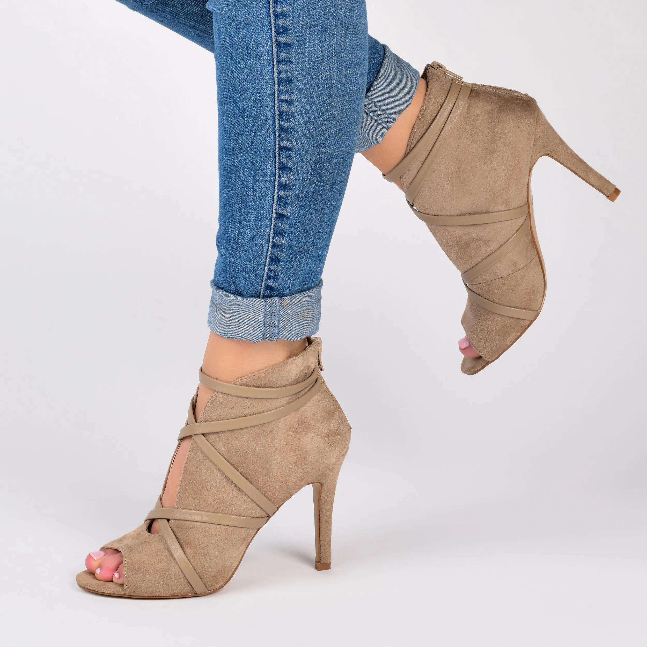 Journee Collection Women's Wide Width Samara Bootie