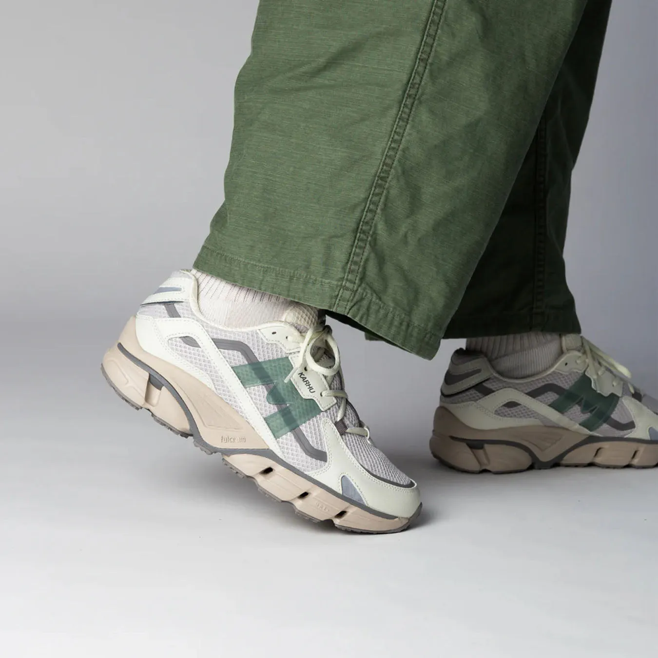 Karhu Womens Super Fulcrum Trainer Icicle / Green Milieu