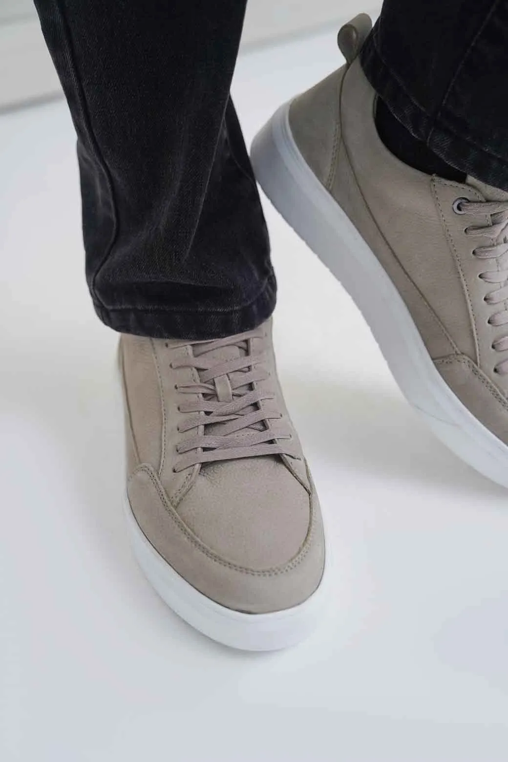 PLATFORM LEATHER SNEAKERS