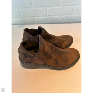 Shoes Sneakers By Bzees In Brown, Size: 8