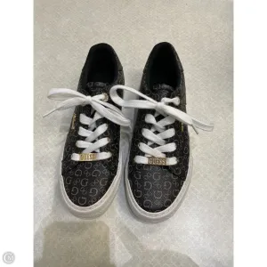 Shoes Sneakers By Guess In Black, Size: 7