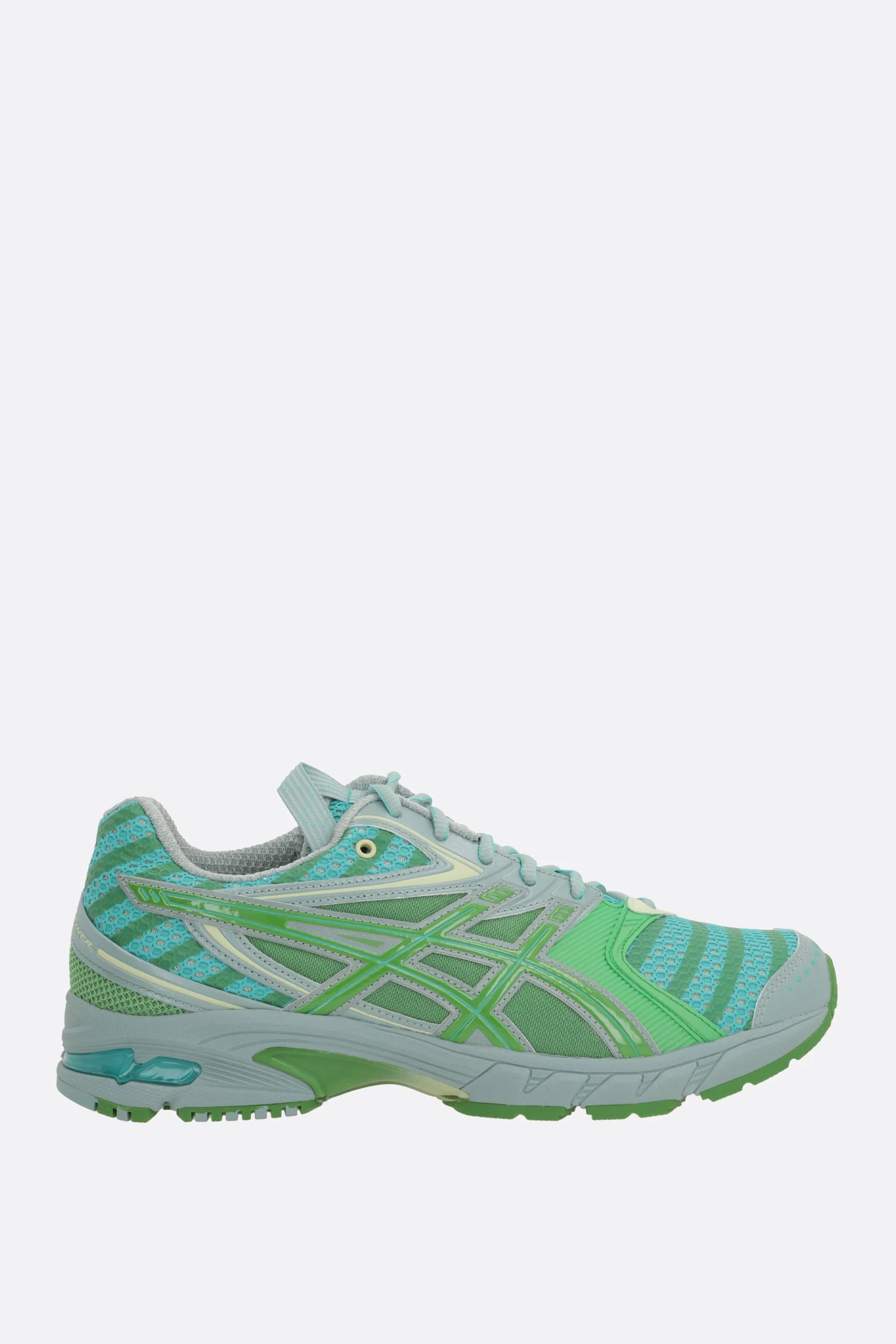 UB9-S GEL-DS TRAINER 14 sneaker