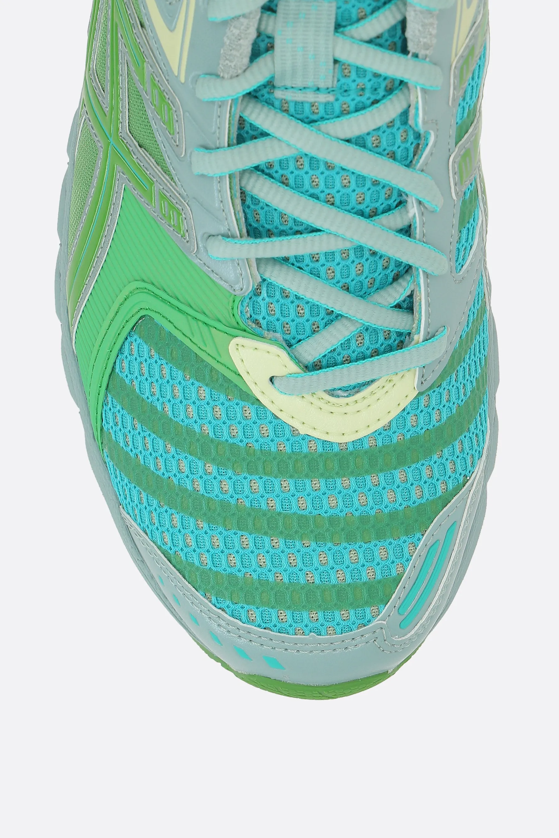 UB9-S GEL-DS TRAINER 14 sneaker