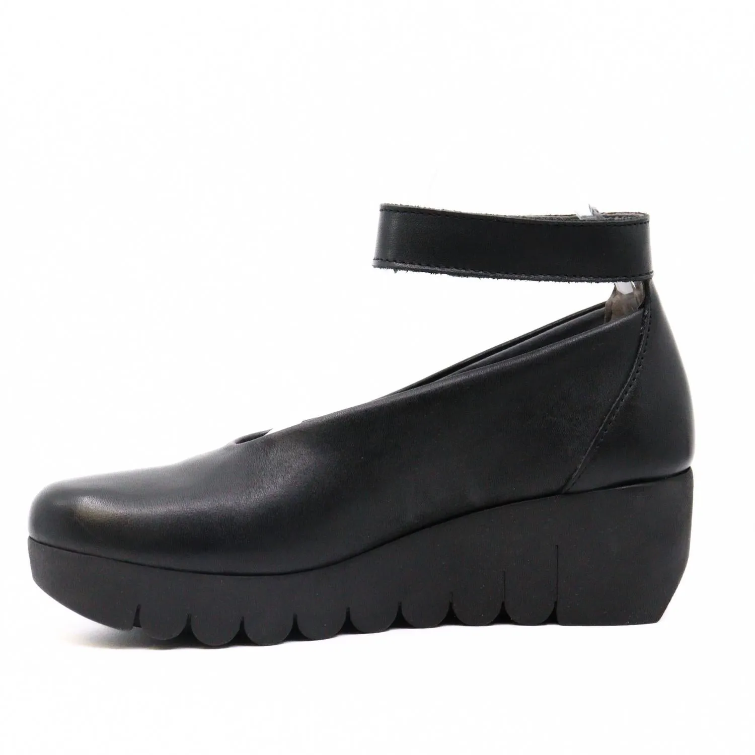 Vily Wedge Shoes In Black